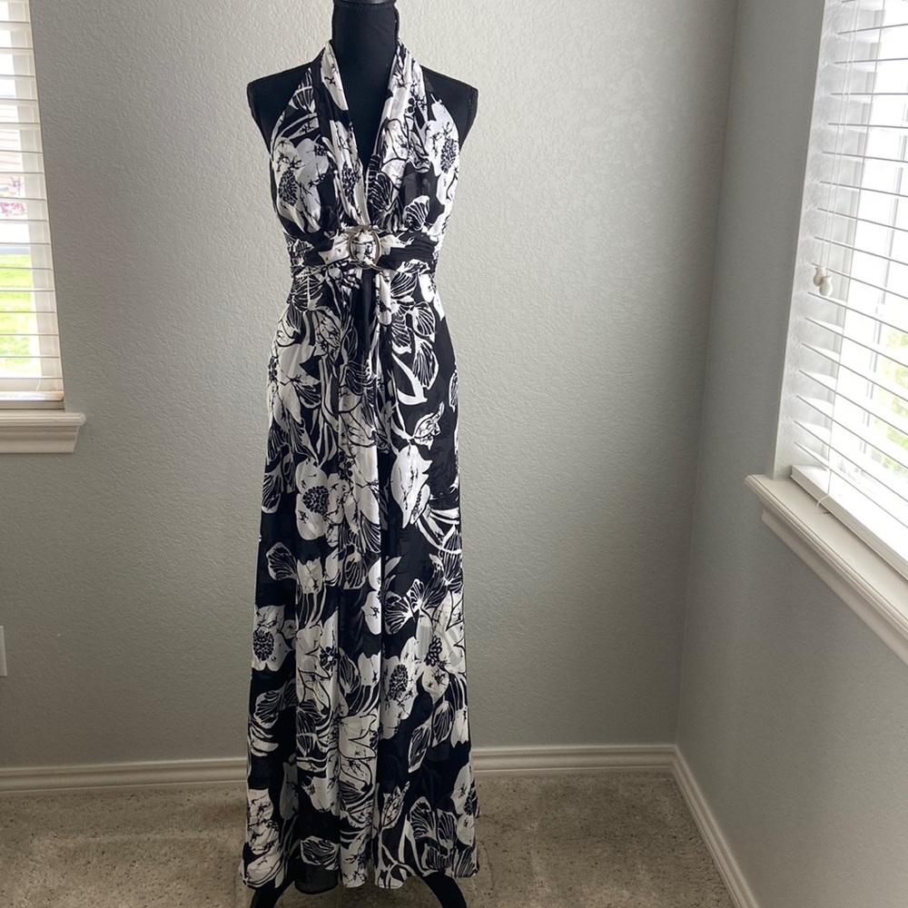 WHBM Black/White Floral Maxi Dress, Size 6